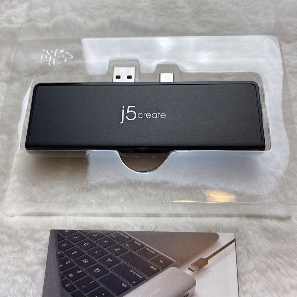 J Create Ultra Drive Minidock For Surface Pro 7 - Picture 2 of 11
